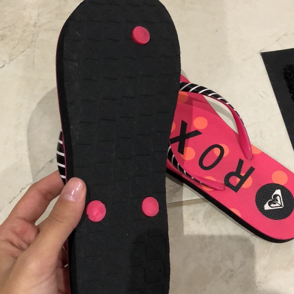 Roxy Thong Sandals - Picture 2 of 2